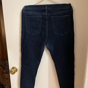 Hudson Mid-Rise ankle length jeans!
